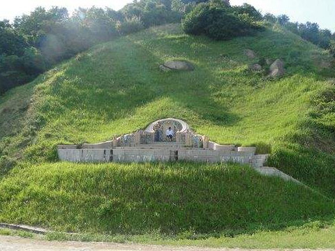 慈世堂:教你如何查看墓地风水宝地看风水